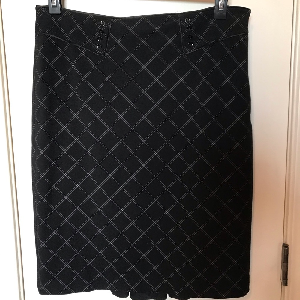White House Black Market pencil skirt pleated back